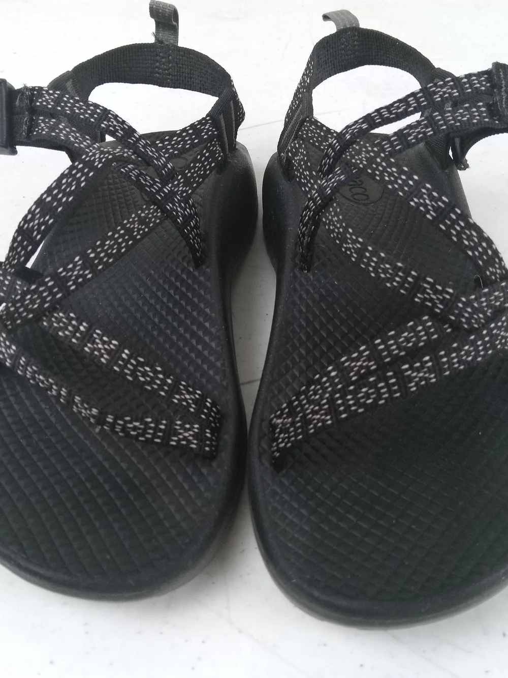 Chaco Youth Black Strappy Sport Hiking Sandals Outdoor Trail Travel Size 4